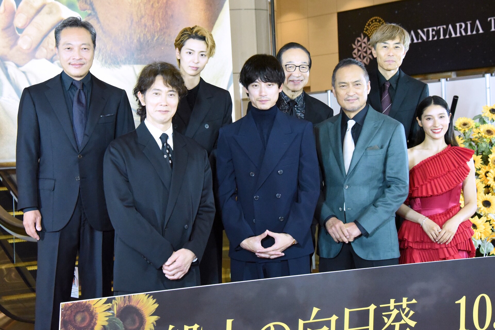 盤上の向日葵」渡辺謙、初共演となった坂口健太郎を「稀有な俳優」と