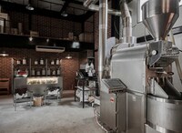 「富士山と、コーヒーと、しあわせの数式」で拓磨と恋人・紗季がデートをするカフェのロケ地。東京・江東区の「The Cream of the Crop Coffee」