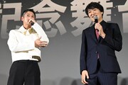「次元を超える」公開記念舞台挨拶の様子。左から窪塚洋介、千原ジュニア