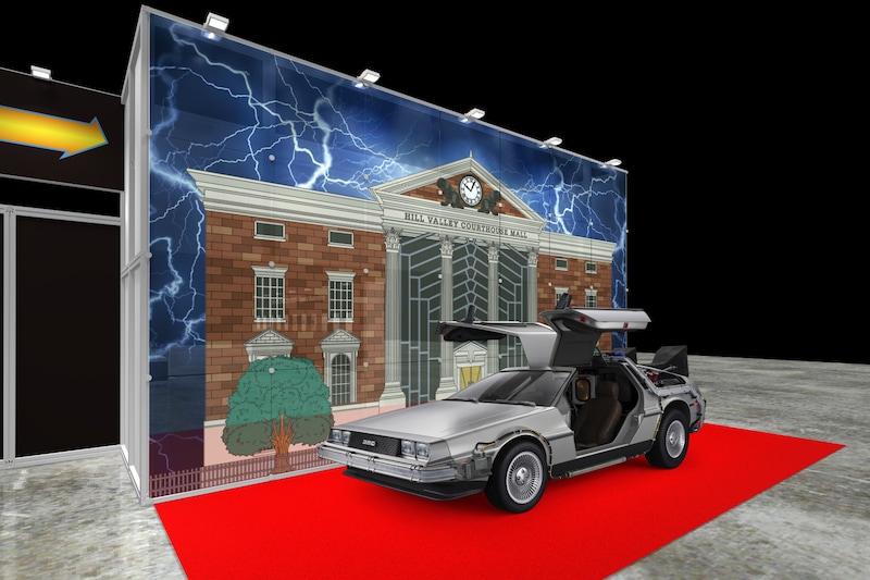 劇中に登場するタイムマシンと一緒に写真が撮れるフォトスポット