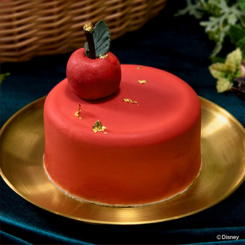 「白雪姫」Pomme de Vérité スパイス香るりんごとチーズババロアケーキ（税込7020円）