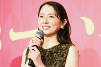 映画「おーい、応為」公開御礼舞台挨拶に登壇した長澤まさみ