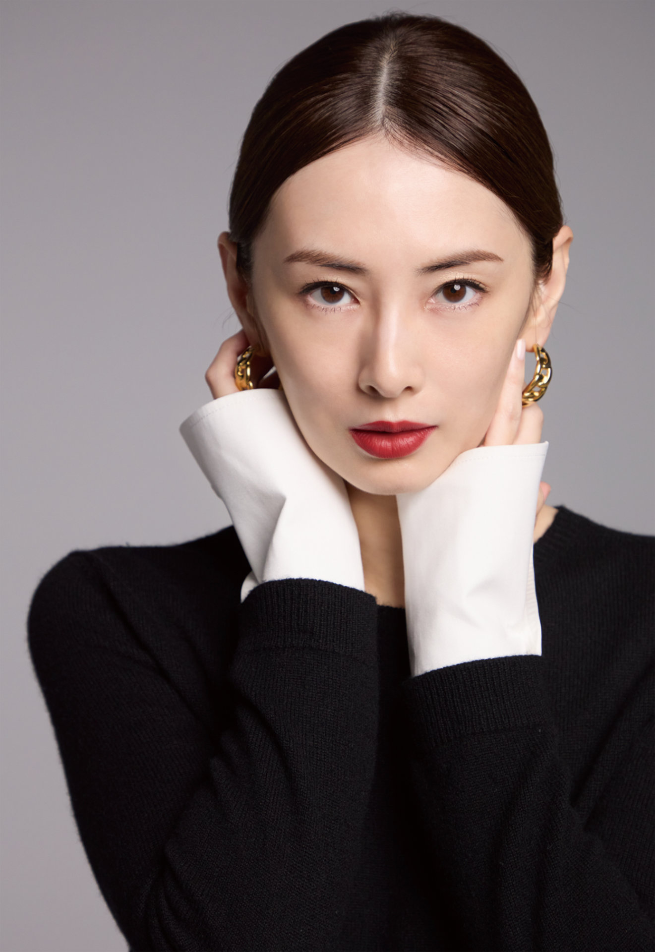 北川景子の“凛とした美”を捉えたカレンダー発売、ポスター版・デスク版の2種