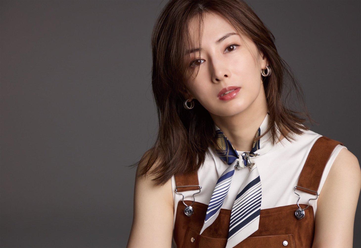 北川景子の“凛とした美”を捉えたカレンダー発売、ポスター版・デスク版の2種