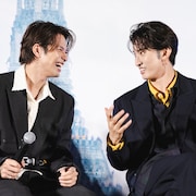 森崎ウィンら「(LOVE SONG)」をバンコクでお披露目、向井康二「夢が叶ってるな」