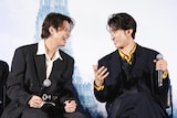 「(LOVE SONG)」バンコクプレミアに登壇した森崎ウィン(左)、向井康二(右)