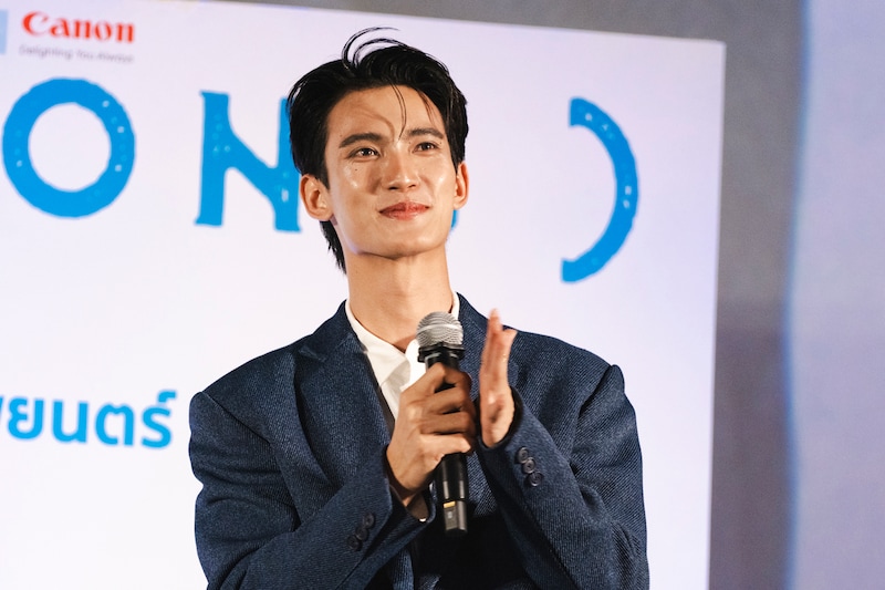 「（LOVE SONG）」バンコクプレミアに登壇したファースト・チャローンラット・ノープサムローン