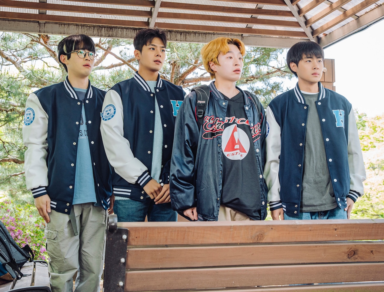 チョ・ビョンギュら出演の韓国ドラマ「布団キックロマンス」OA、大学生が恋に奔走