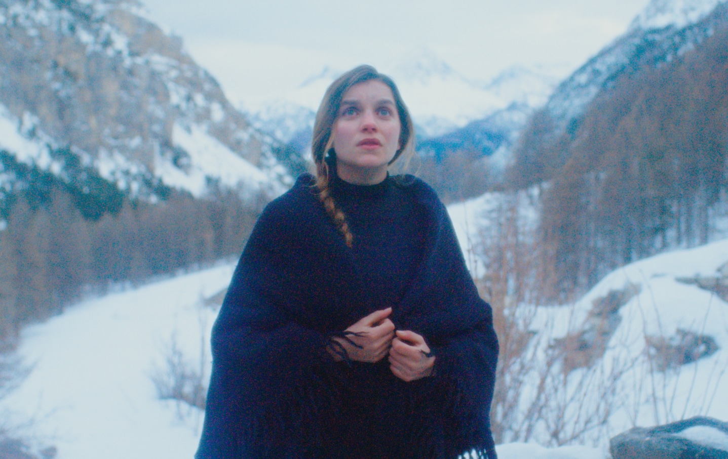 「ザ・ガール・イン・ザ・スノウ（The Girl in the Snow）」場面写真 ©TakeShelter - Arte France Cinéma