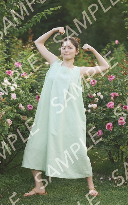 「小芝風花カレンダー2026『Flower』」TopCoat Online Shop」限定の購入特典・フォトカードのビジュアル（表面）