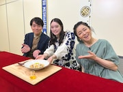 「激突メシあがれ~自作グルメ頂上決戦~」より、左から高瀬耕造 、髙石あかり、濱田マリ