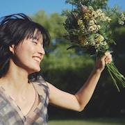 橋本愛、20代ラスト写真集で冬は金髪・夏は夜の海に飛び込む 書き下ろしエッセイも