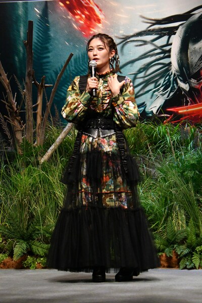 映画「プレデター：バッドランド」サバイバルイベントに登壇した井上咲楽