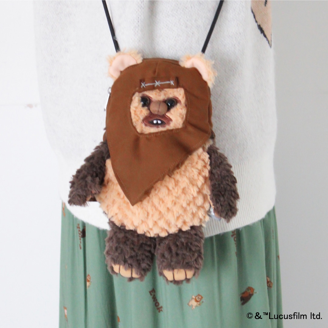 STARWARS/ショルダーポーチ（税込5390円）。イウォーク族の「ウィケット・W・ウォリック」をかたどったデザイン