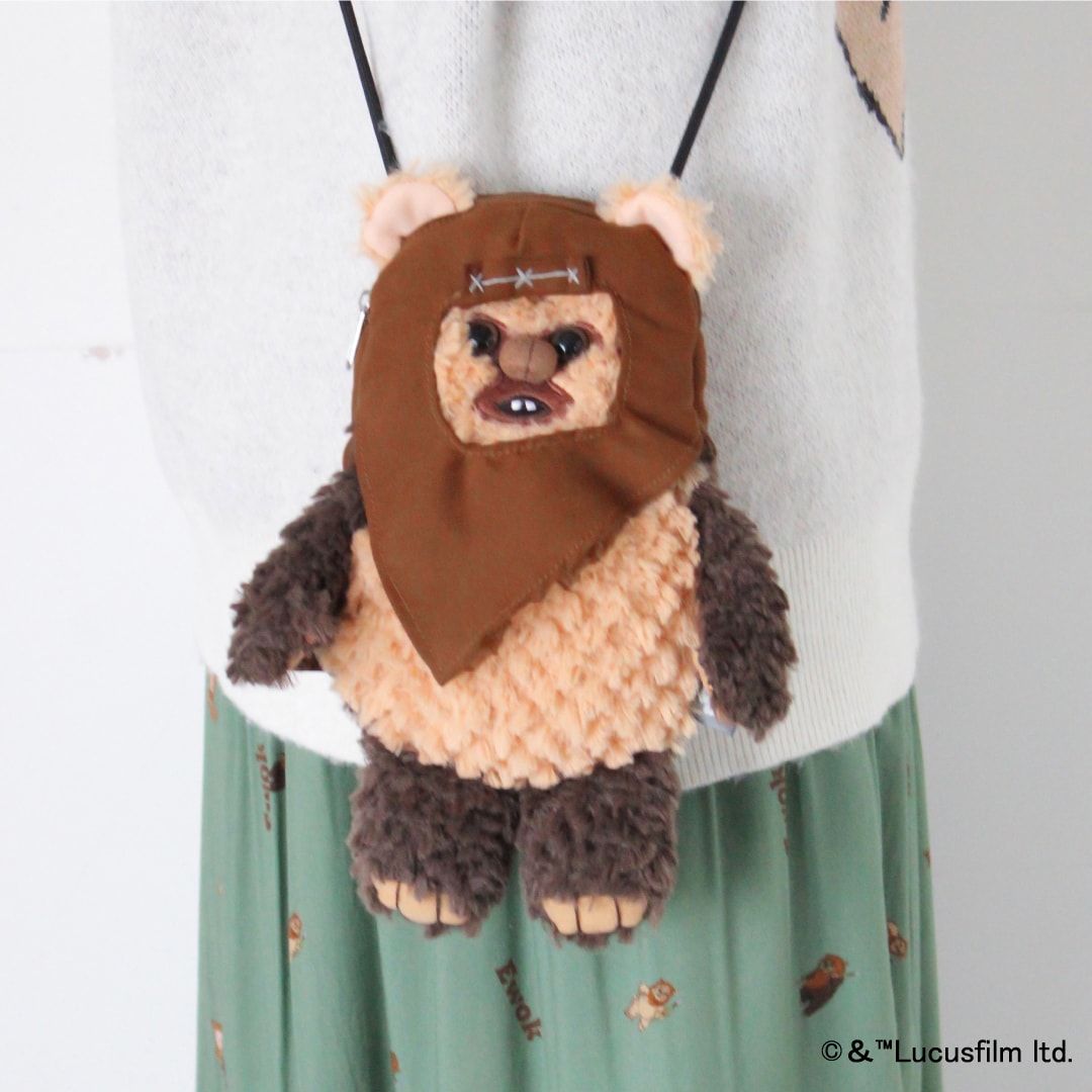 STARWARS/ショルダーポーチ（税込5390円）。イウォーク族の「ウィケット・W・ウォリック」をかたどったデザイン