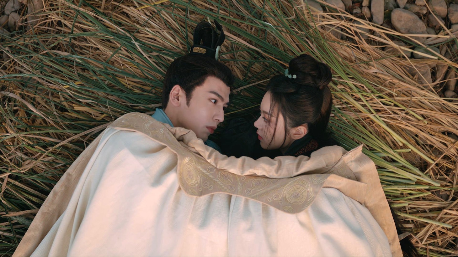 中国ドラマ「度華年 The Princess Royal」より、ジャン・リンホー（張凌赫）演じる裴文宣（左）とチャオ・ジンマイ（趙今麦）演じる李蓉（右）。2度目の人生で再び新婚生活を送るハメになった2人だが、次第にわだかまりも解けていく