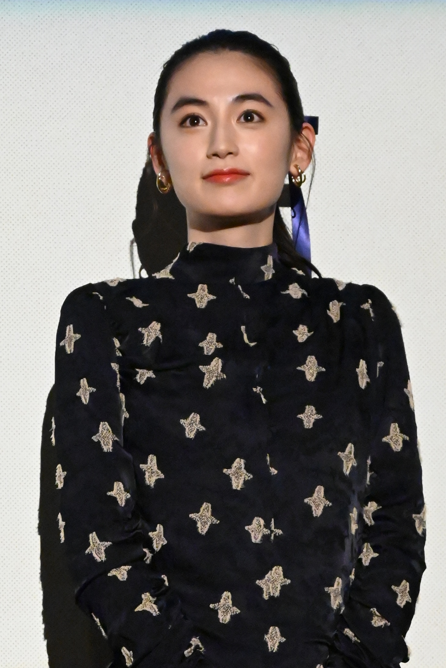 八木莉可子