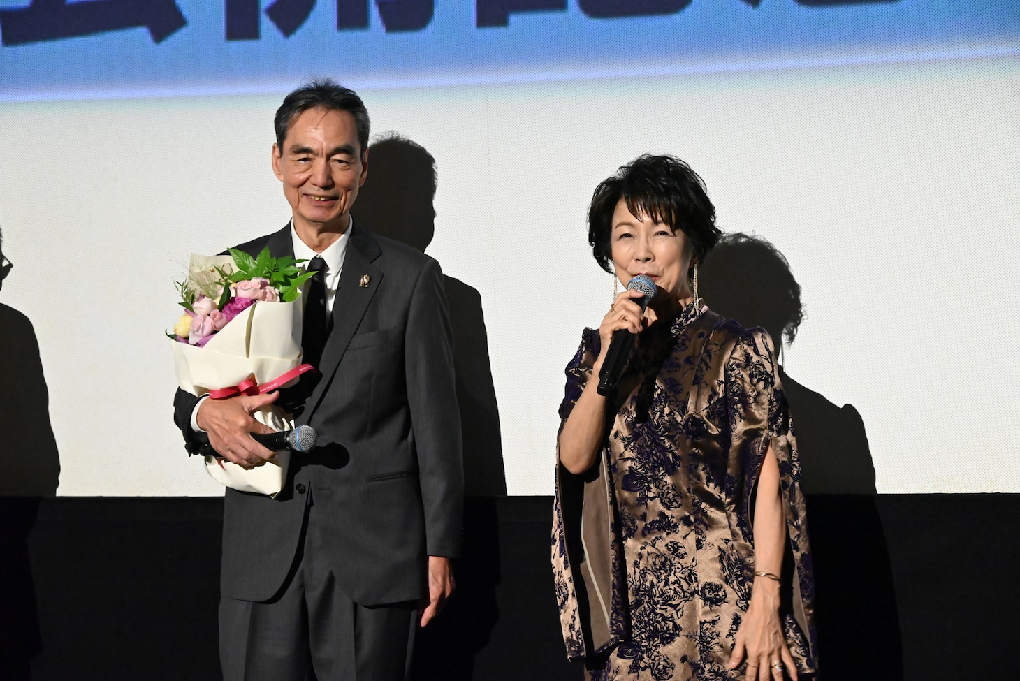 左から長塚京三、市毛良枝