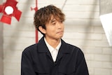 日本テレビ系「おしゃれクリップ」にゲスト出演した井ノ原快彦。番組では自身と父、そして松岡昌宏と育んだ絆について語っている
