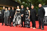 第38回東京国際映画祭のレッドカーペットイベントの様子。左4番目から順にバイ・ルンイン（白潤音）、ファン・ビンビン（范冰冰）、チョン・キット・アン（張吉安）、ナタリー・スー（許恩怡）