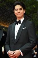 第38回東京国際映画祭のレッドカーペットイベントに参加した片寄涼太