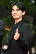 第38回東京国際映画祭のレッドカーペットイベントに参加した齋藤潤