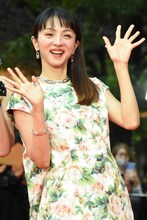 第38回東京国際映画祭のレッドカーペットイベントに参加した満島ひかり