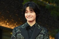 第38回東京国際映画祭のレッドカーペットイベントに参加した佐野晶哉