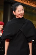 第38回東京国際映画祭のレッドカーペットイベントに参加した福地桃子
