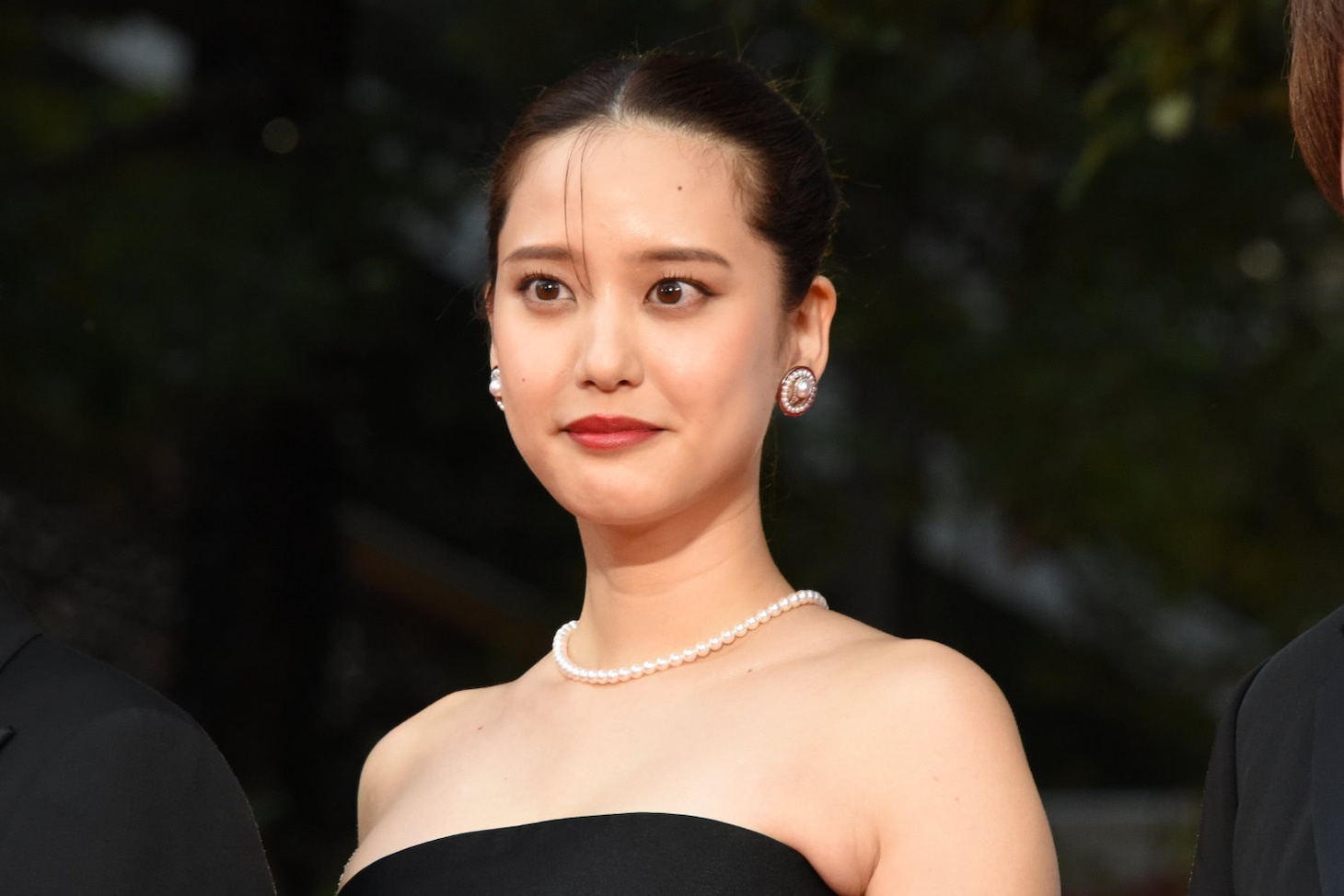 第38回東京国際映画祭のレッドカーペットイベントに参加した山崎紘菜