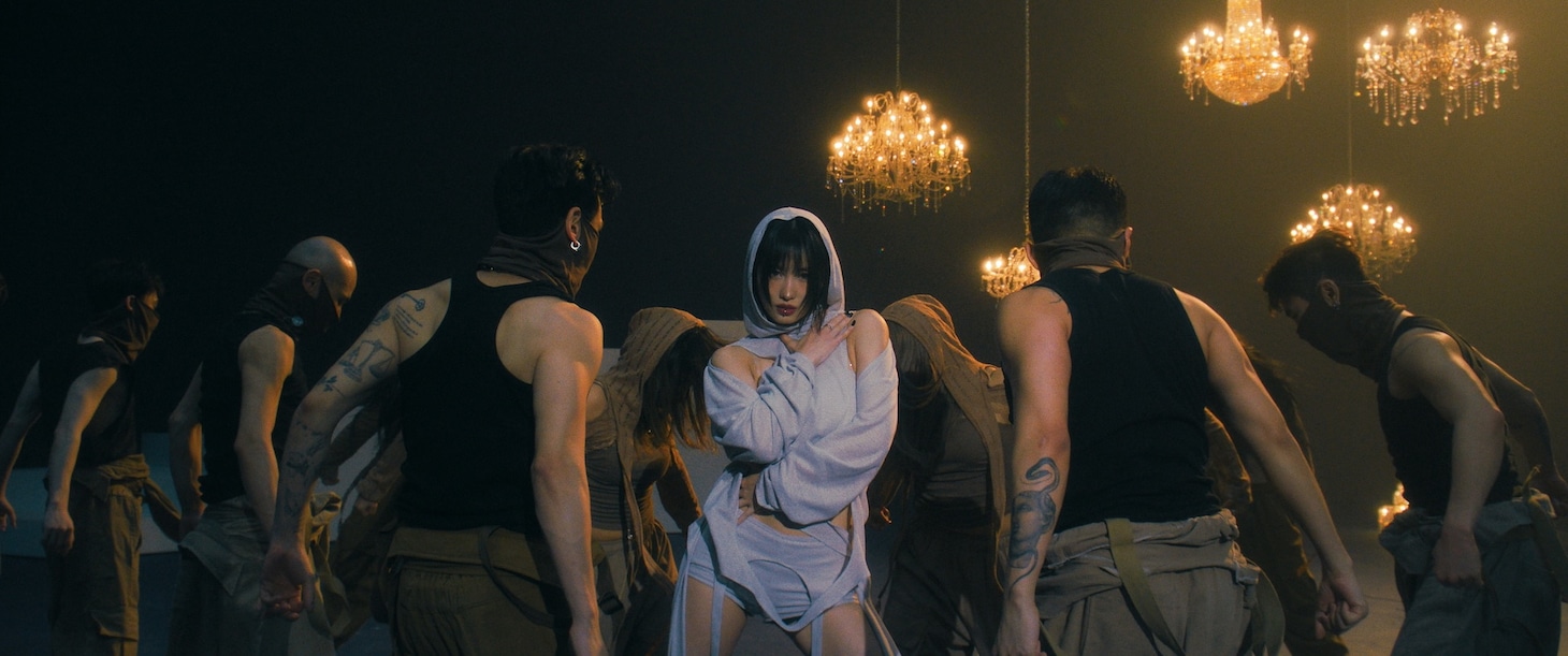 「ONE IN A MILL10N」シーンカット