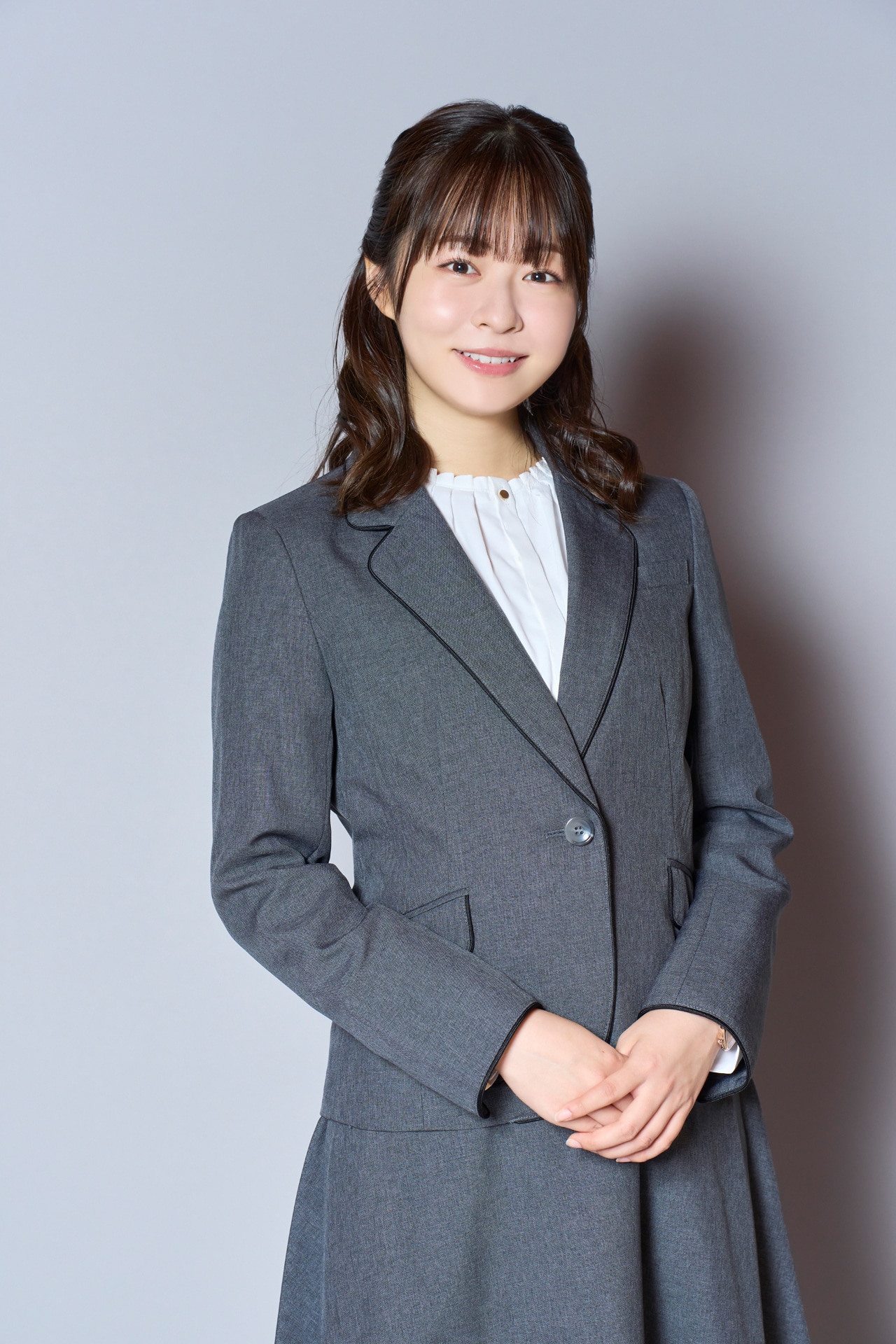 ドラマ「プロパガンダゲーム」政府チーム・香坂優花役の莉子