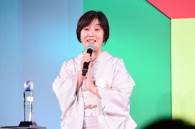 東京ドラマアウォード2025授賞式の様子。脚本賞を受賞した「御上先生」の詩森ろば