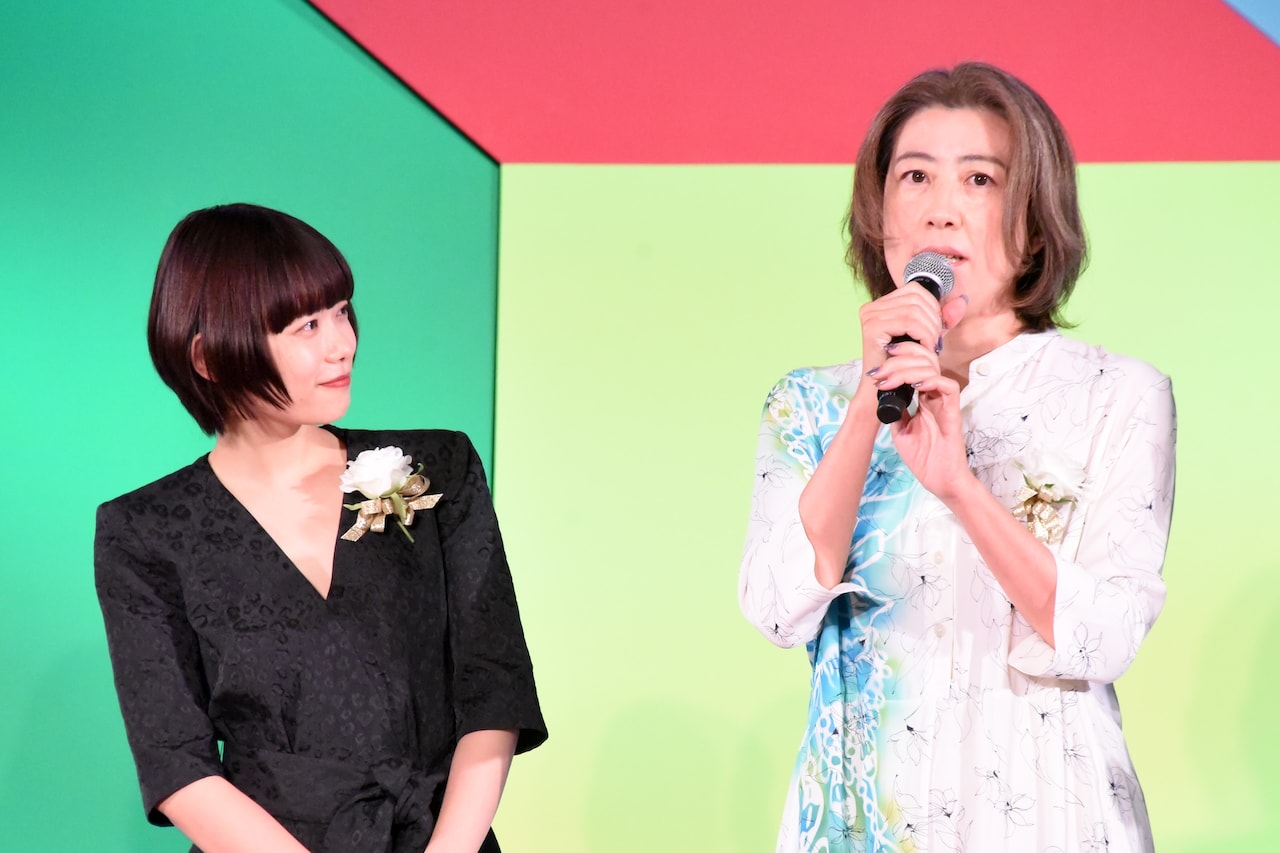 【東京ドラマアウォード】野木亜紀子ら「海に眠るダイヤモンド」チームがグランプリ受賞を喜ぶ
