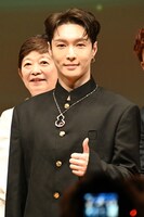 チャン・イーシン（張芸興）