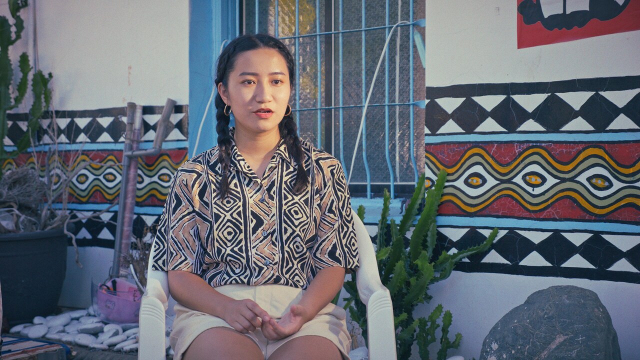 「潜行一千里 ILHA FORMOSA（イラ・フォルモサ）」の場面写真。パイワン族とアミ族のハーフで、Instagramでのみ活動するミュージシャン・ラナウ