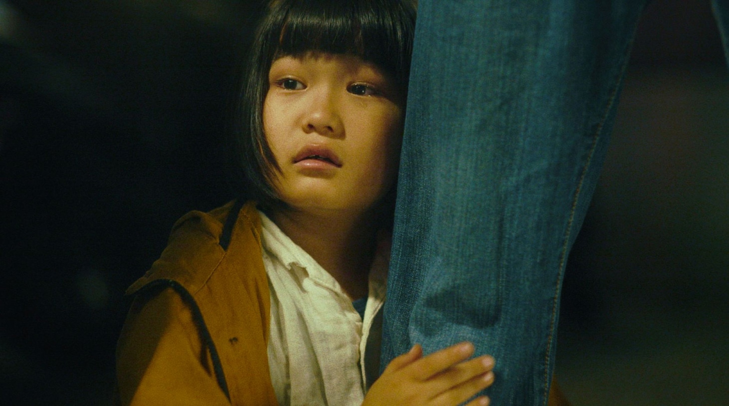 「黄色い子」より、人夢演じる迷子のろう児