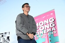 笑顔で壇上を去るソイ・チェン