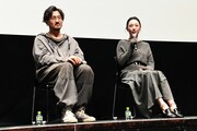 左からエリック・ワン / ワン・チュアンジュン(王伝君)、バイ・バイホー(白百何)