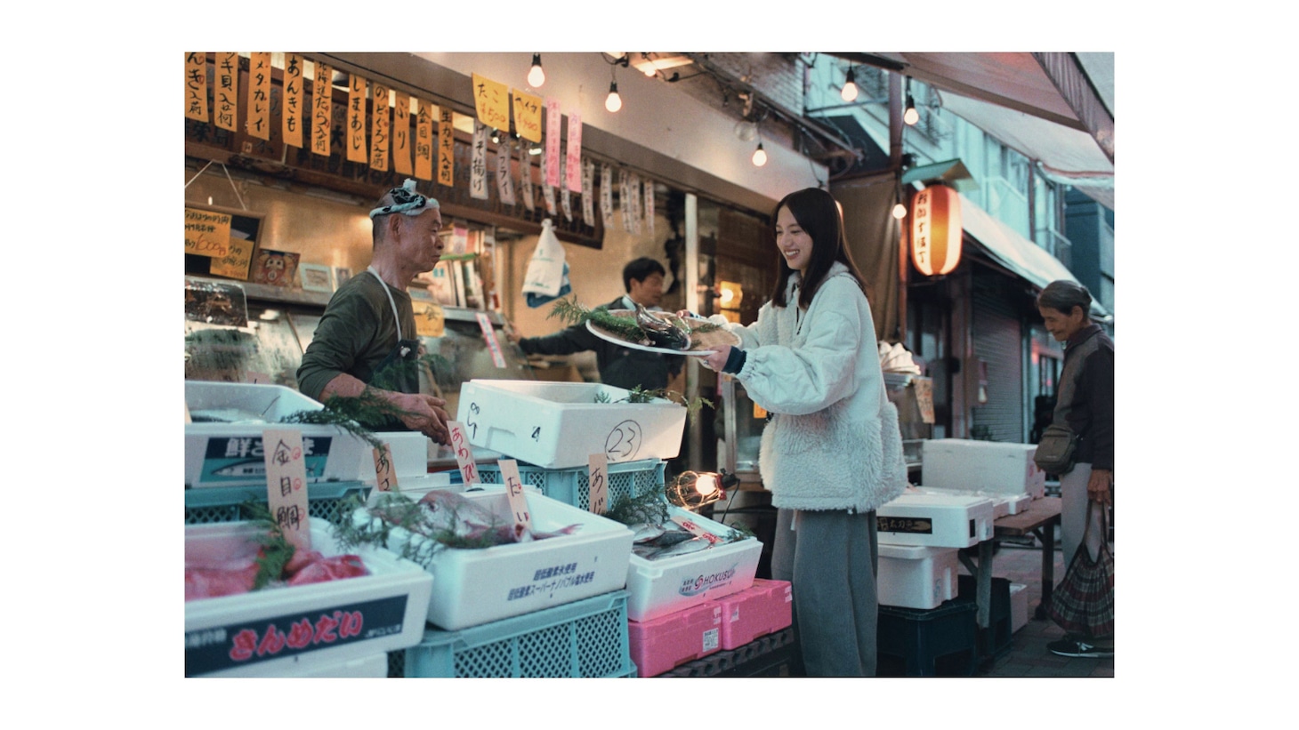 niko and … 2025 CAMPAIGN MOVIE「『旅のキオク』 -マモル記念日- 篇」場面写真