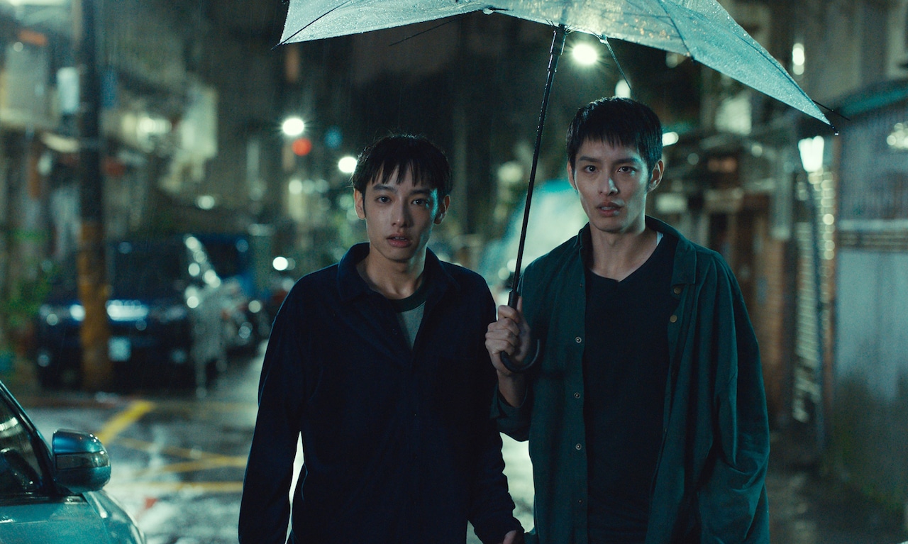 「ピアス 刺心」場面写真。左からリウ・シウフー演じるジージエ、ツァオ・ヨウニン演じるジーハン