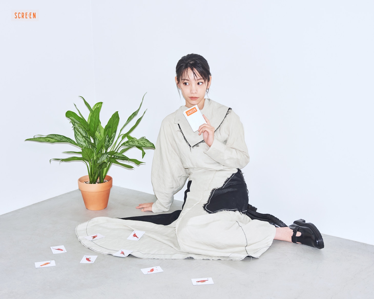 當真あみ出演、映画館のスクリーンを再利用したアパレルコレクション・SCRE:EN第3弾の告知ビジュアル