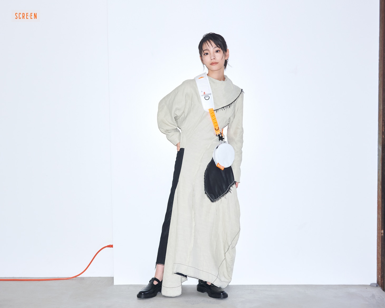 當真あみ出演、映画館のスクリーンを再利用したアパレルコレクション・SCRE:EN第3弾の告知ビジュアル