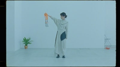 當真あみ出演、映画館のスクリーンを再利用したアパレルコレクション・SCRE:EN第3弾のプロモーションムービー