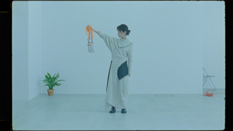 當真あみ出演、映画館のスクリーンを再利用したアパレルコレクション・SCRE:EN第3弾のプロモーションムービー