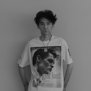 「レッツ・ゲット・ロスト」weberコラボTシャツ発売、村上淳が撮影モデル担当