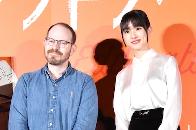 「エディントンへようこそ」ジャパンプレミアの様子。左からアリ・アスター、河合優実