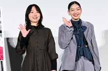 映画「白の花実」アジアン・プレミアの様子。左から坂本悠花里、美絽