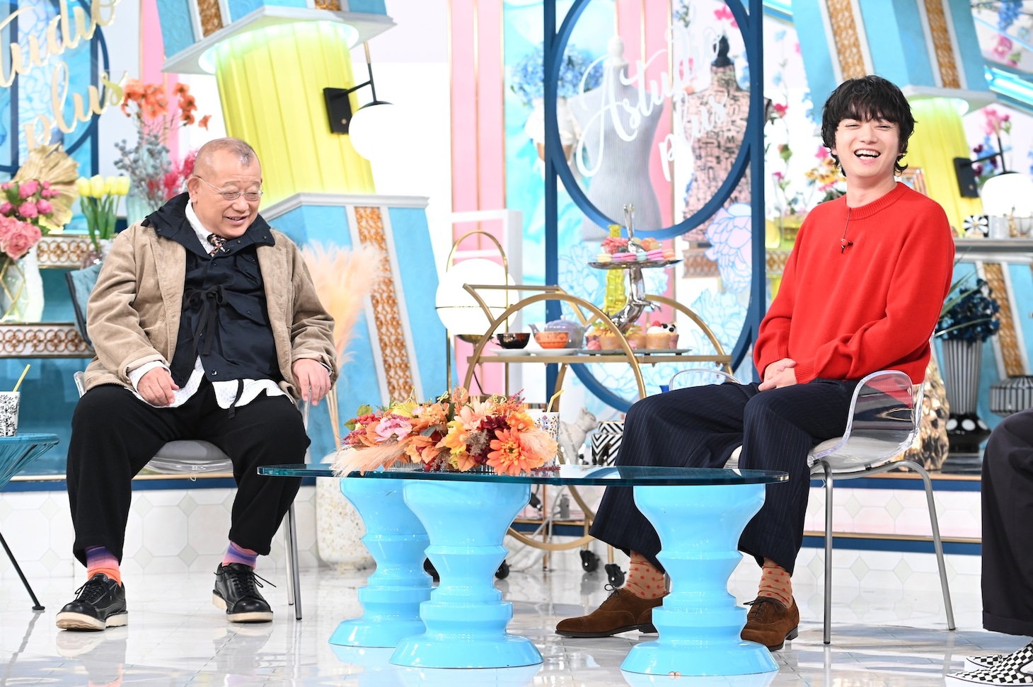 「A-Studio+」10月31日放送回の様子。左から笑福亭鶴瓶、染谷将太