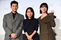 香港映画「私の愛のかたち」（原題「像我這樣的愛情」）Q&Aの様子。左からカルロス・チャン（陳家楽）、タム・ワイチン（譚惠貞）、フィッシュ・リウ（廖子妤）